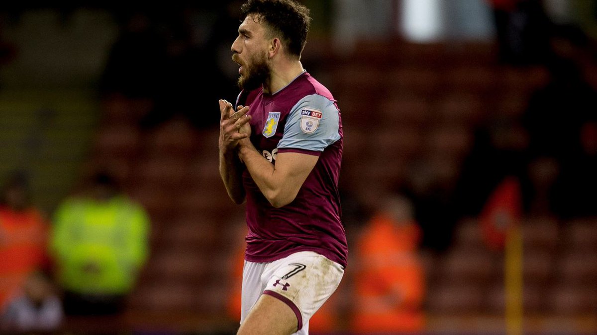 赫内斯：明年目标是德甲冠军；已准备庆祝活动？我们不想傲慢（赫内斯：下赛季目标德甲冠军；庆祝提前准备？不，我们不想显得傲慢）