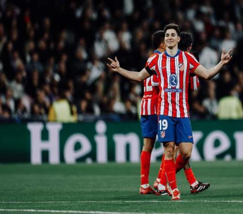 逆转！30岁锋霸独造2球，西甲豪强连进3球，欧冠翻盘（欧冠大逆袭：30岁锋霸独造两球，西甲豪门连轰三球完成翻盘）