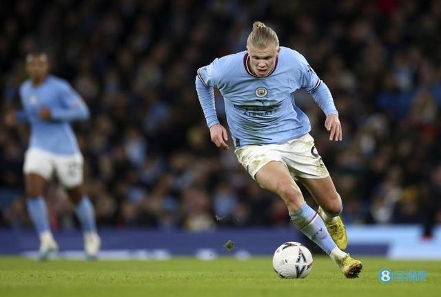 前锋替补登场首球建功，提高信任度（替补前锋登场即破门，信任度提升）